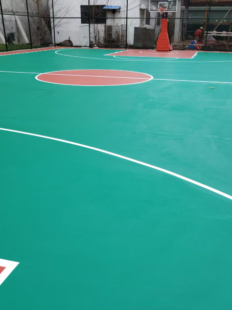 衡水 球场长期使用易出现地面开裂